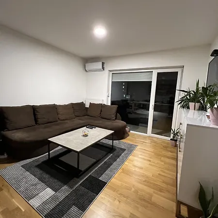 Otoka Apartment *